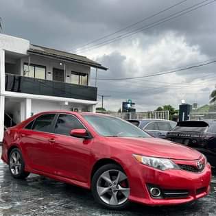 A picture of Toyota Camry SE