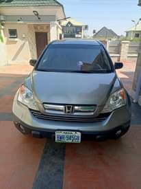 A picture of CR V suv