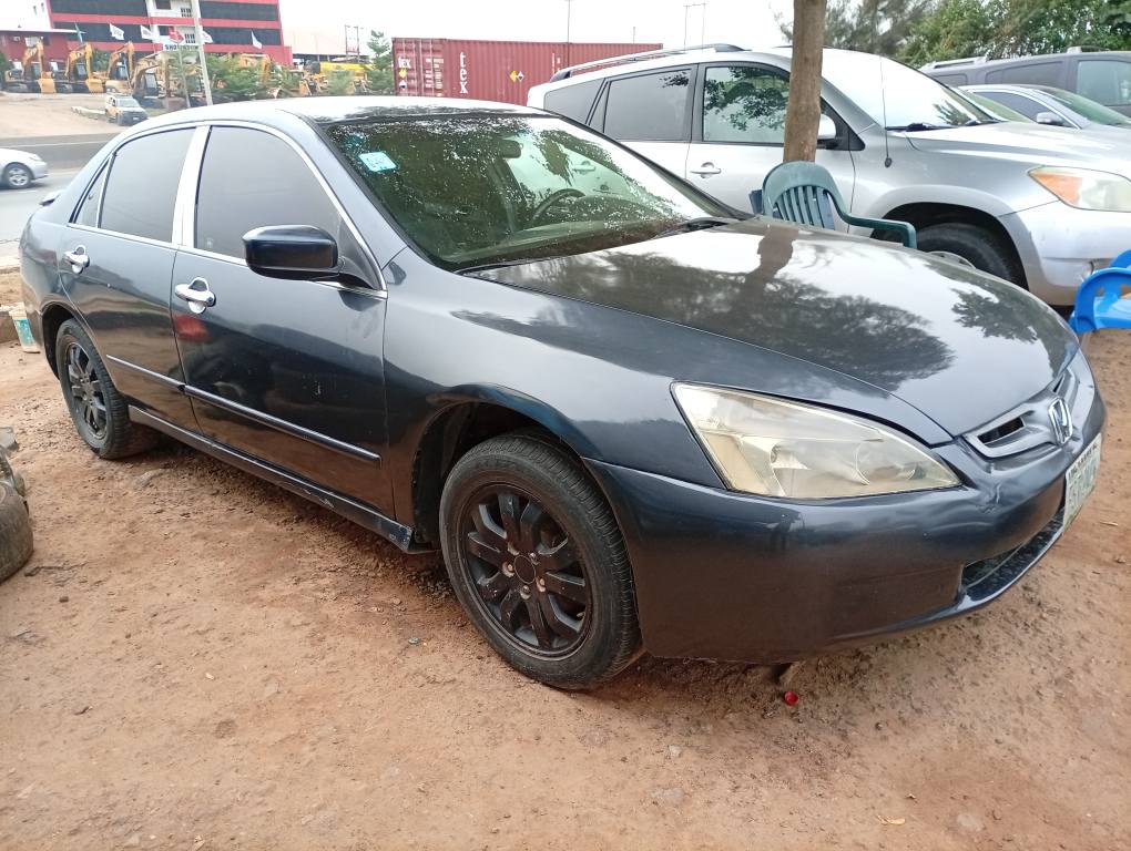 A picture of Honda Accord 2003