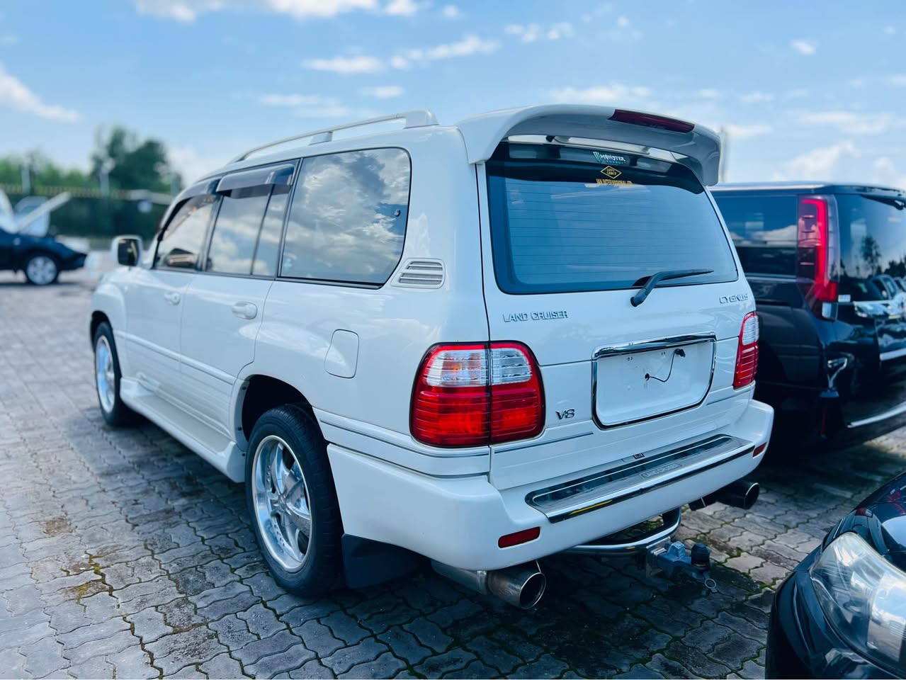 A picture of Land Cruiser Amazon