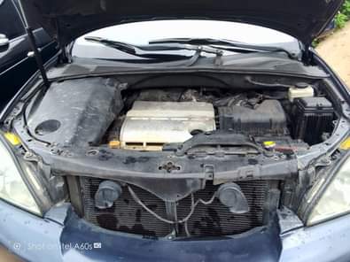 A picture of LEXUS rx330model EVERYTHING IS FRESH AND CLEAN PURE First Body