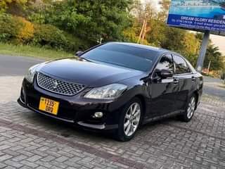 A picture of TOYOTA CROWN ATHLETE