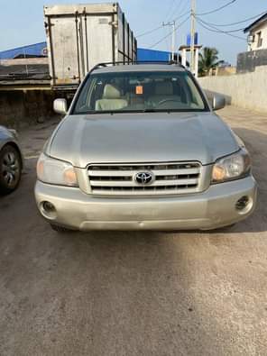 A picture of Asap deal Registered 2005 Highlander limited 3 rows V6 4WD