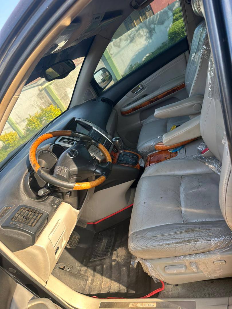 A picture of registered 2008 lexus rx 350 for sale Toks standard