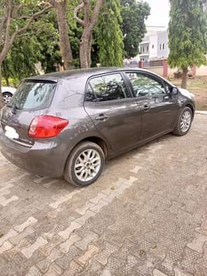 A picture of Neatly Used Toyota Auris 2005 Model With Sound Engine Gear