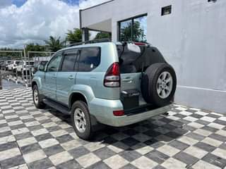 A picture of 2002 Toyota Prado