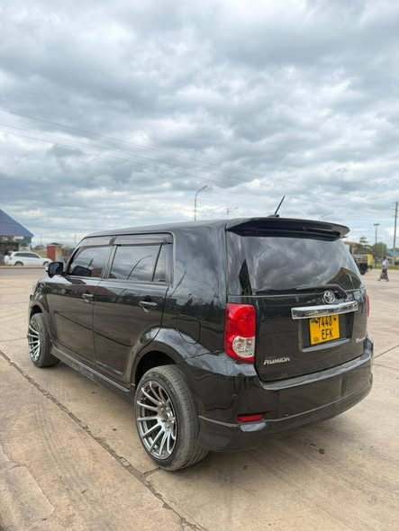 A picture of Toyota Rumion kalii sanaa Boss Bei ml 18 9 Ccc