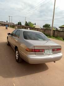 A picture of Toyota Camry 98model