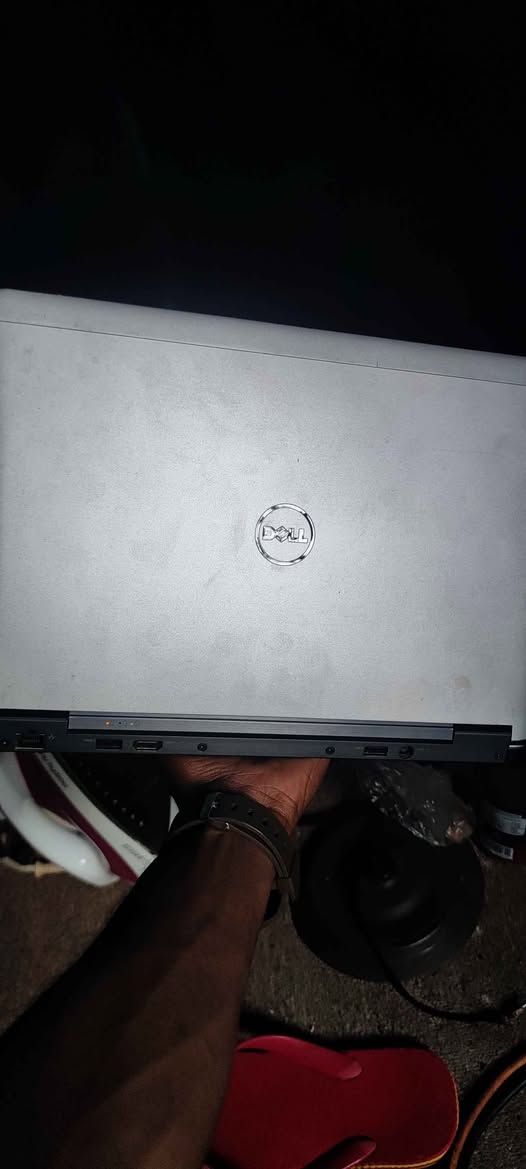 A picture of Dell latitude E7240