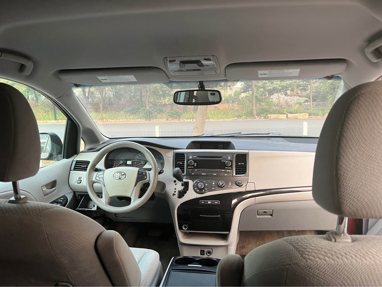 A picture of Foreign Used 2012 Toyota Sienna power door buy and drive