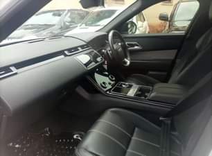 A picture of Range Rover Velar 2018 225m