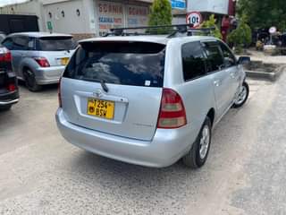A picture of TOYOTA FIELDER