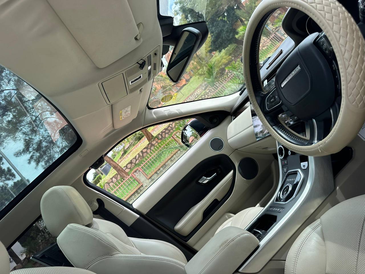 A picture of Range Rover evoque