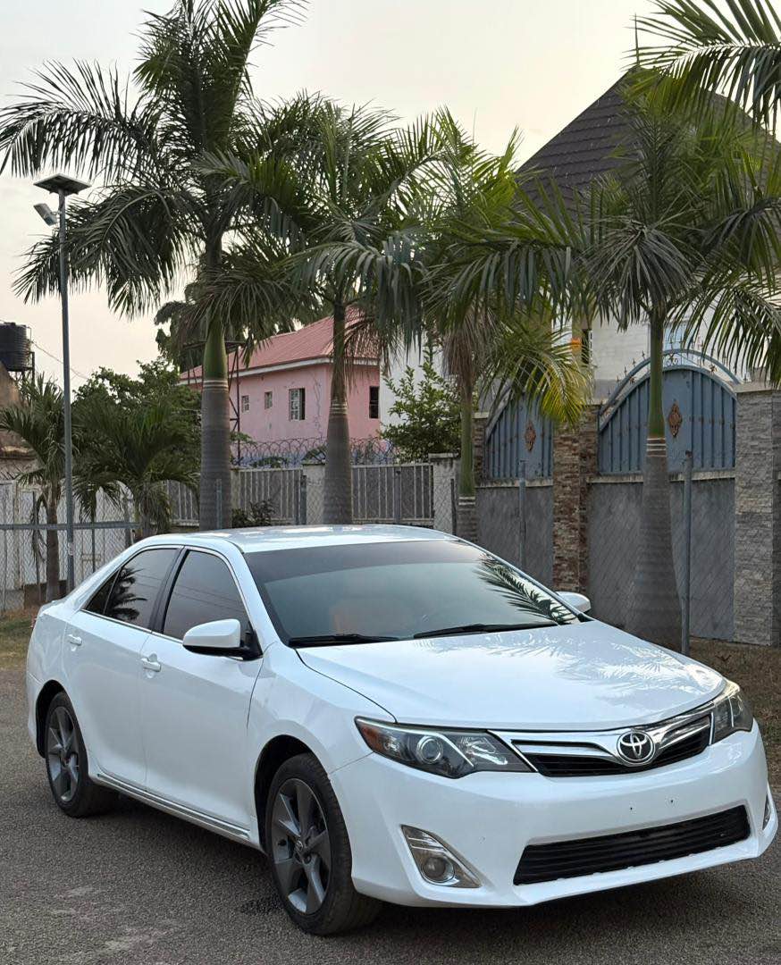 A picture of Toyota Camry LE 2013