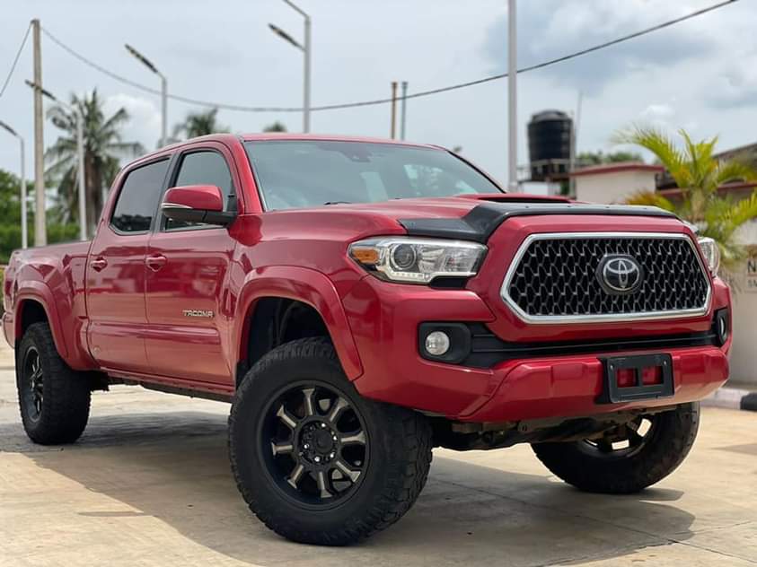 A picture of Foreign used Toyota Tacoma 2016model