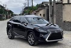 A picture of Lexus Rx 350