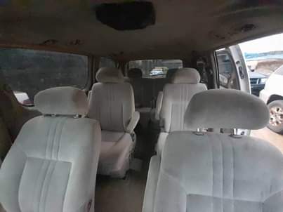 A picture of TOYOTA SIENNA 2000 MODEL
