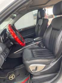 A picture of Clean 2008 Benz ml350