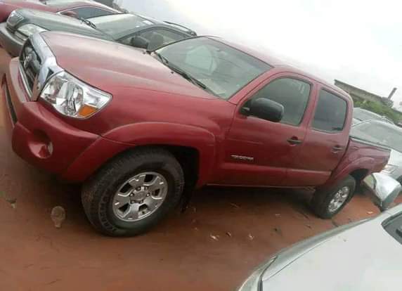 A picture of Toyota Tacoma Few months old Belgium grade Owerri imo state