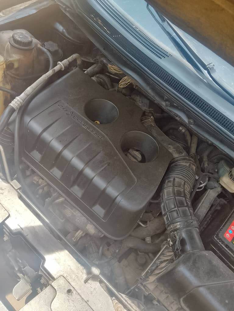 A picture of Ford edge 013 model 4 plugs engine super standard gear
