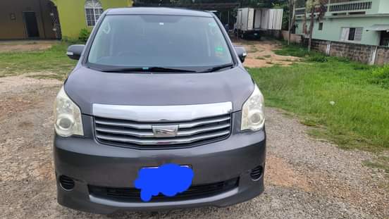 used toyota noah