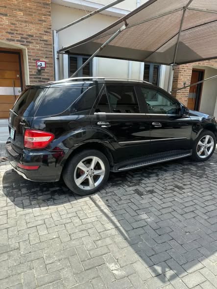 A picture of 2011 Mercedes Benz ML350 6 000 000 Clean Nigerian used