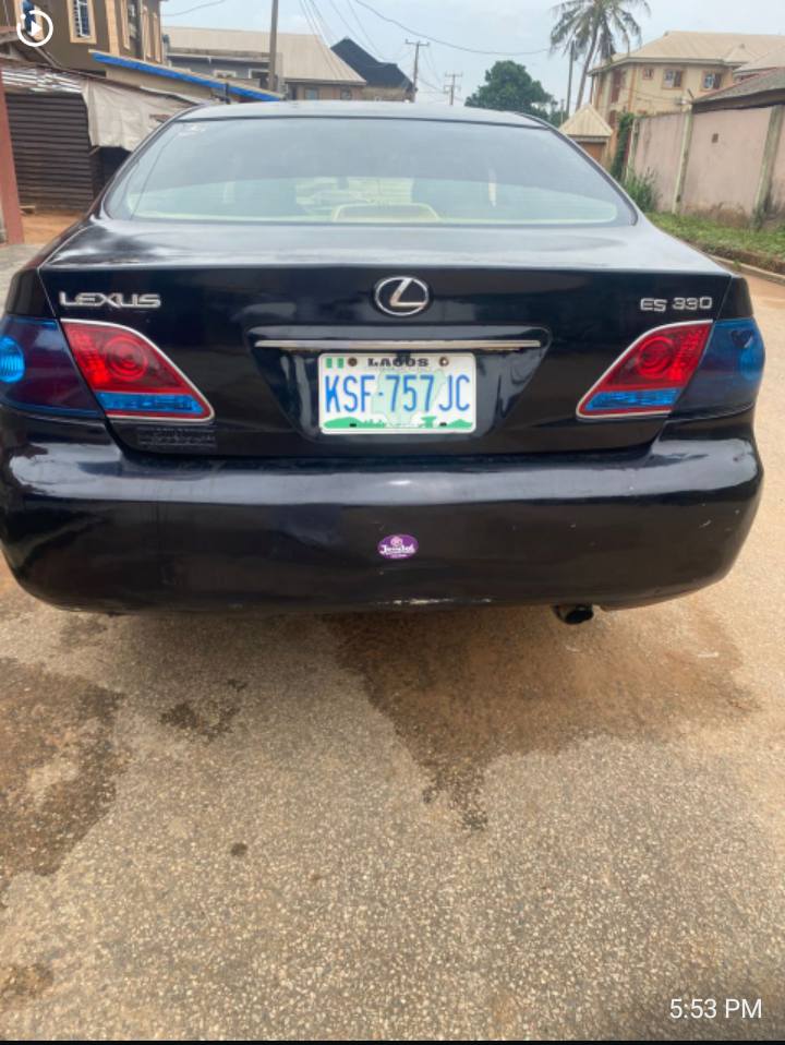 A picture of LEXUS ES300