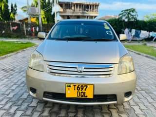 A picture of TOYOTA RAUM KALI SANA
