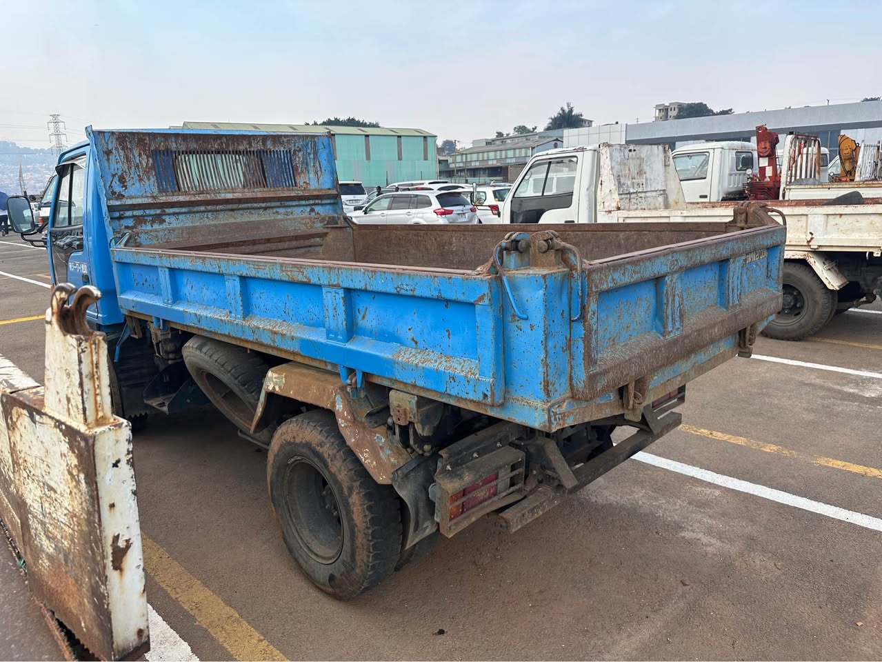 A picture of ISUZU ELF