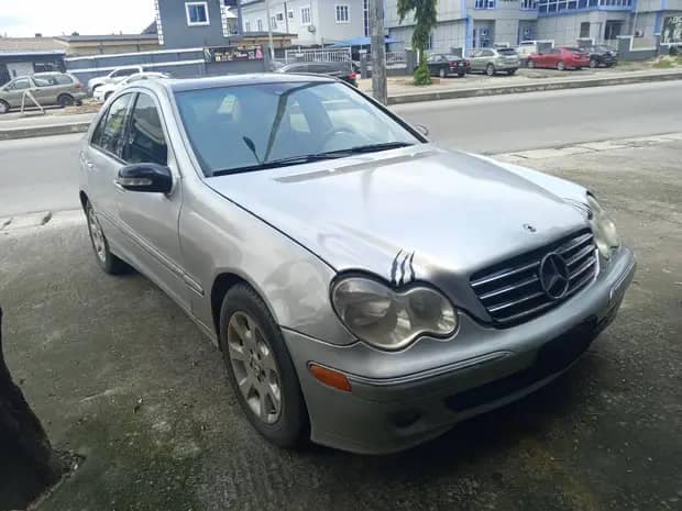 A picture of Mercedes Benz c class C280