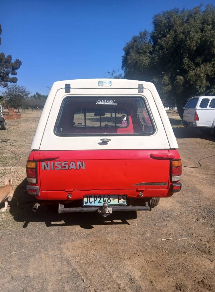 nissan 1400