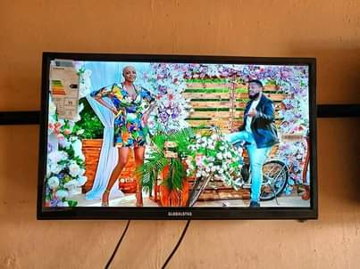 A picture of 24 inches digital tv