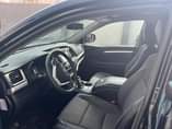 A picture of REG 016 TOYOTA HIGHLANDER...