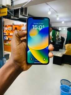 A picture of IPHONE X GB 64 BH 100