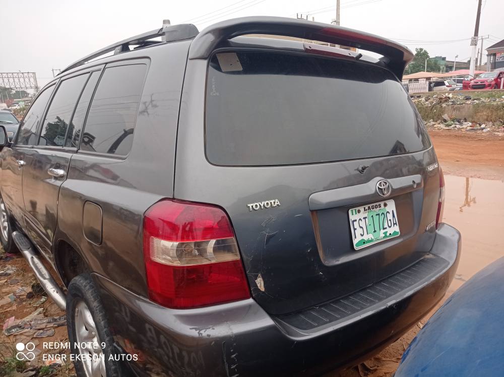 A picture of 2003 Toyota Highlander 4 plug Call 08060601456