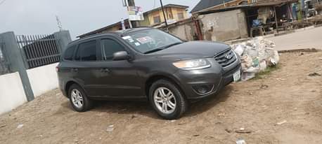 A picture of Hyundai Santa Fe 2019