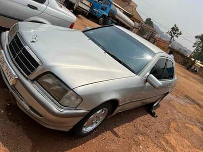 A picture of BENZ 6 5M CALL 0701488581 WHAT S APP 0776417404