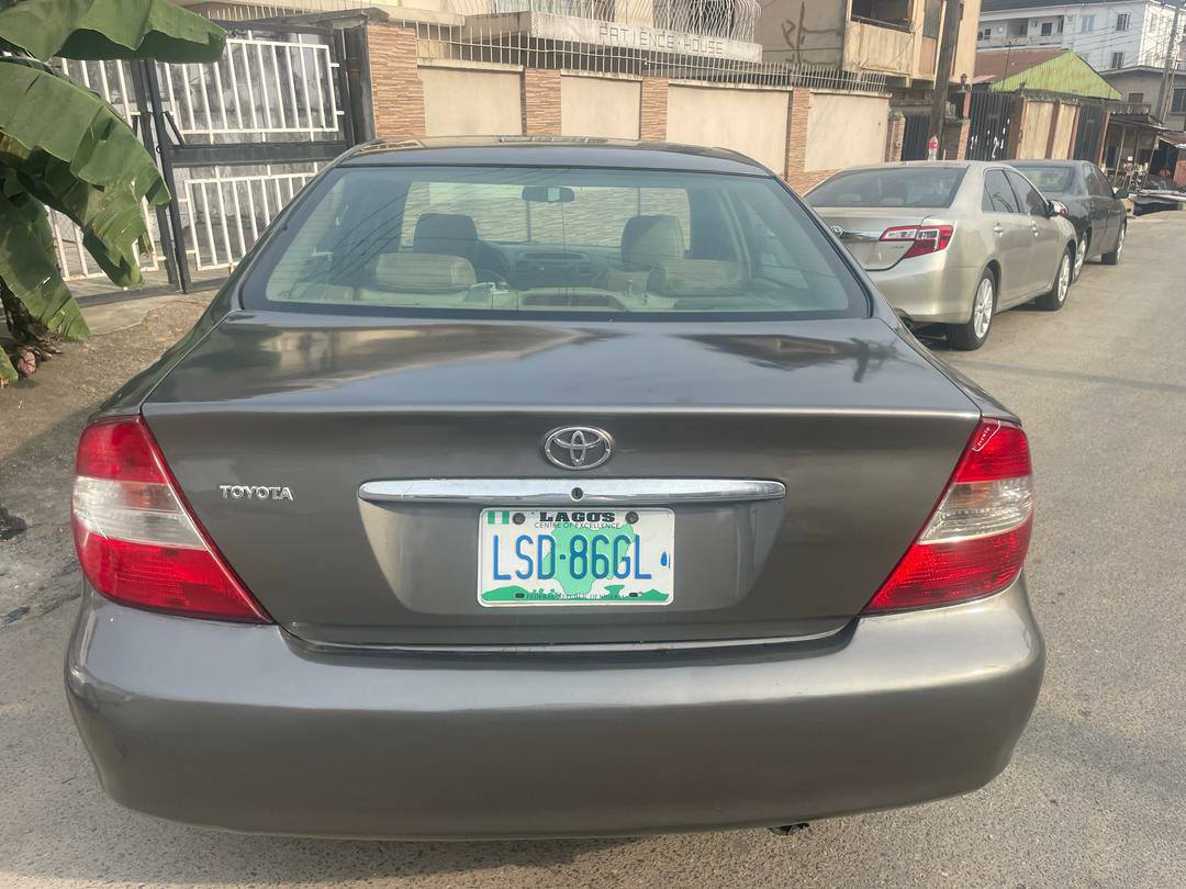 A picture of Toyota Camry 2004 Uber Bolt standard