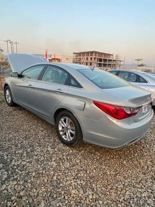 A picture of Hyundai Sonata 2013