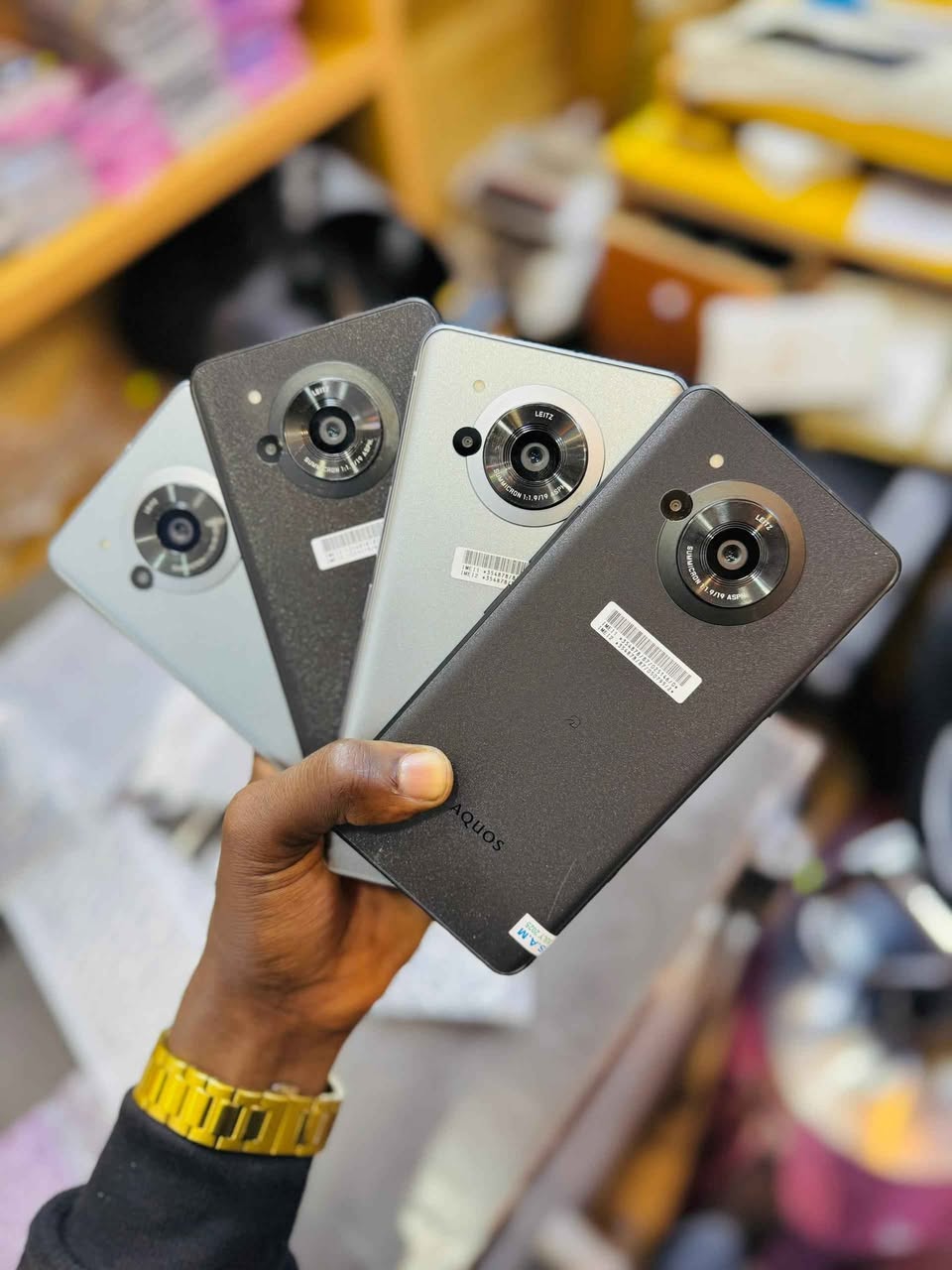 A picture of 0ffer za Samsung sony Aquas Google pixel karibuni soma caption