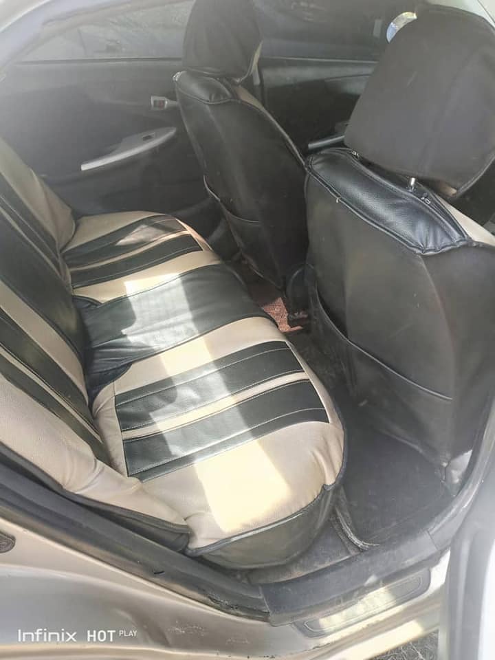 A picture of TOYOTA COROLLA 2012