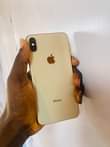 A picture of XSmax 200k 64gb uk used