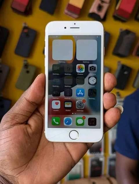 A picture of IPhone 6s plain
