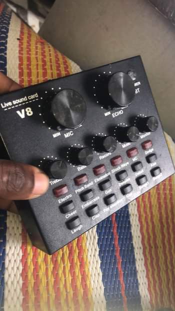 A picture of Nipeni ela hii 50 tu Soundcard v8