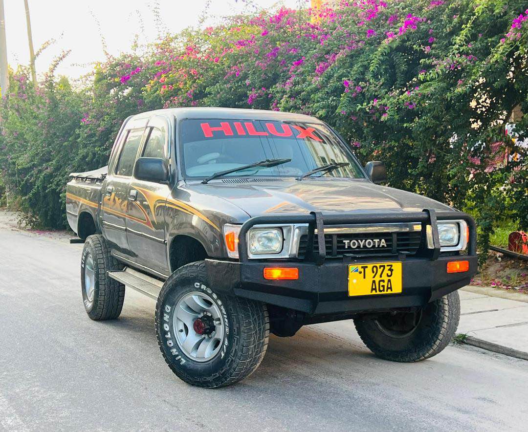 A picture of HILUX 2 8 0672210608