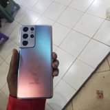 A picture of S21 Ultra 5G at 590k Upper part doesnt touch 