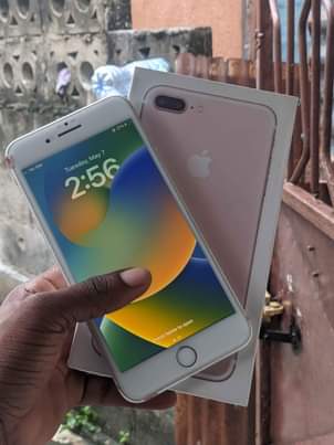 A picture of Iphone 8 plus gb64 battery y