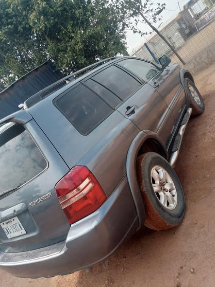A picture of Clean used of Toyota Highlander 2003