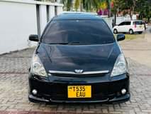 A picture of Toyota Wish 2003