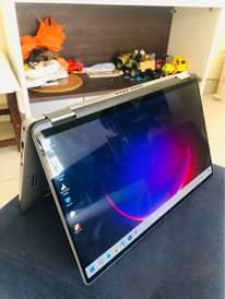 A picture of Dell latitude 7400 2 in 1 icore7